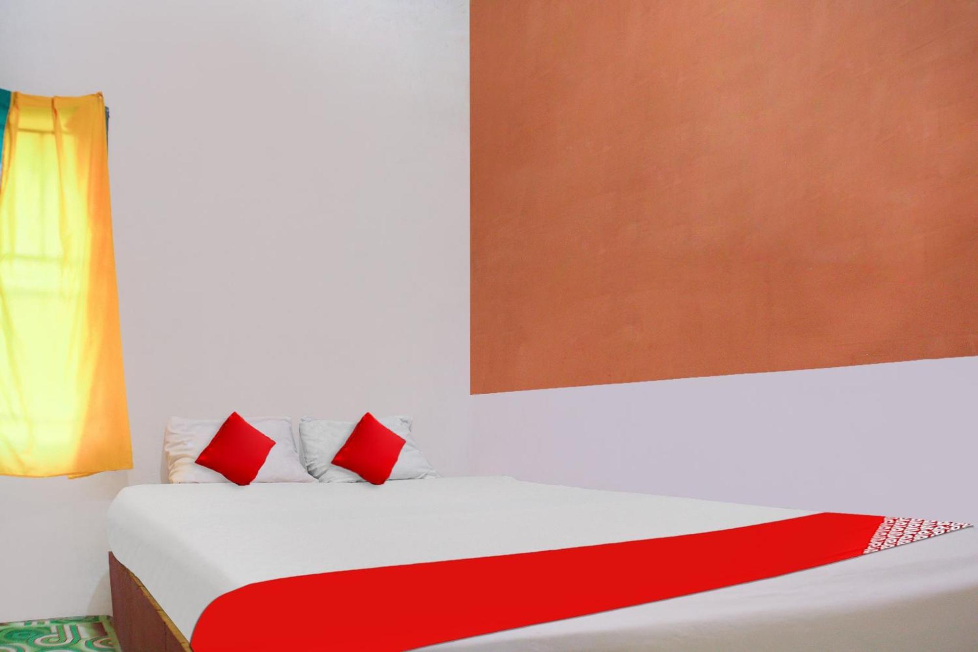 Oyo 91051 Ratu 354 Hotel Pontianak